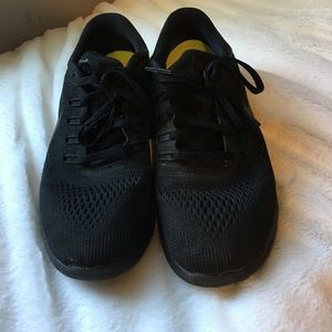 NIKE FREE RUN all black
